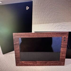 Digital Photo Frame with Remote Control